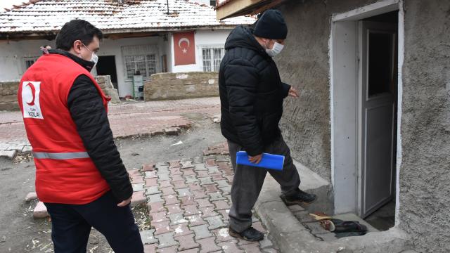 Türk Kızılay, Kırıkkalede ihtiyaç sahibi 6 aileyi sıcak yuvaya kavuşturdu