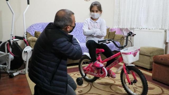 Ordu Valisi Sonel, mektup yazdığı yetim çocukların isteklerini yerine getirip yüzlerine güldürdü
