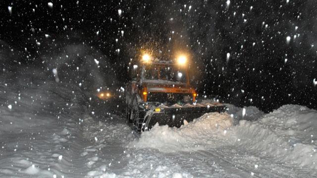 Tunceli-Erzincan ve Hozat-Ovacık kara yolunda ulaşıma kar engeli