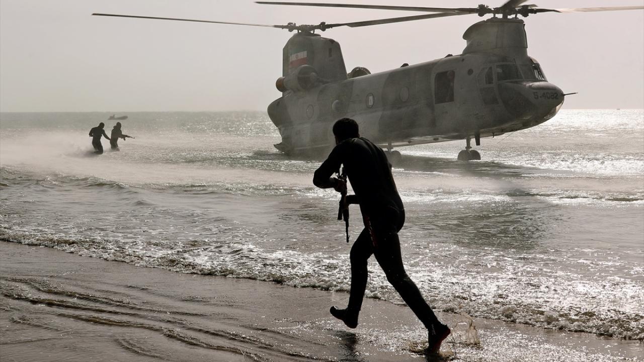 Tatbikatta Ordu Genel Komutanı Tümgeneral Abdurrahim Musevi, Kara Kuvvetleri Komutanı Tuğgeneral Keyumers Haydari ile birlikte diğer üst düzey askeri yetkililer de hazır bulundu.