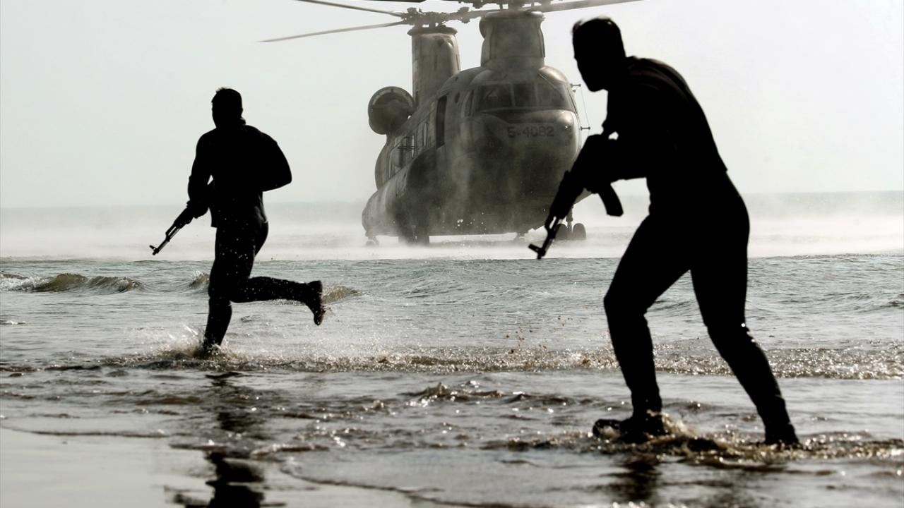 Kara Kuvvetleri Komutanı Tuğgeneral Haydari, Umman Denizi kıyısında düzenlenen tatbikatın temel hedefinin Kara Kuvvetleri`ne bağlı birliklerin hareket kabiliyeti ve hücum gücünü değerlendirmek olduğunu söyledi. 