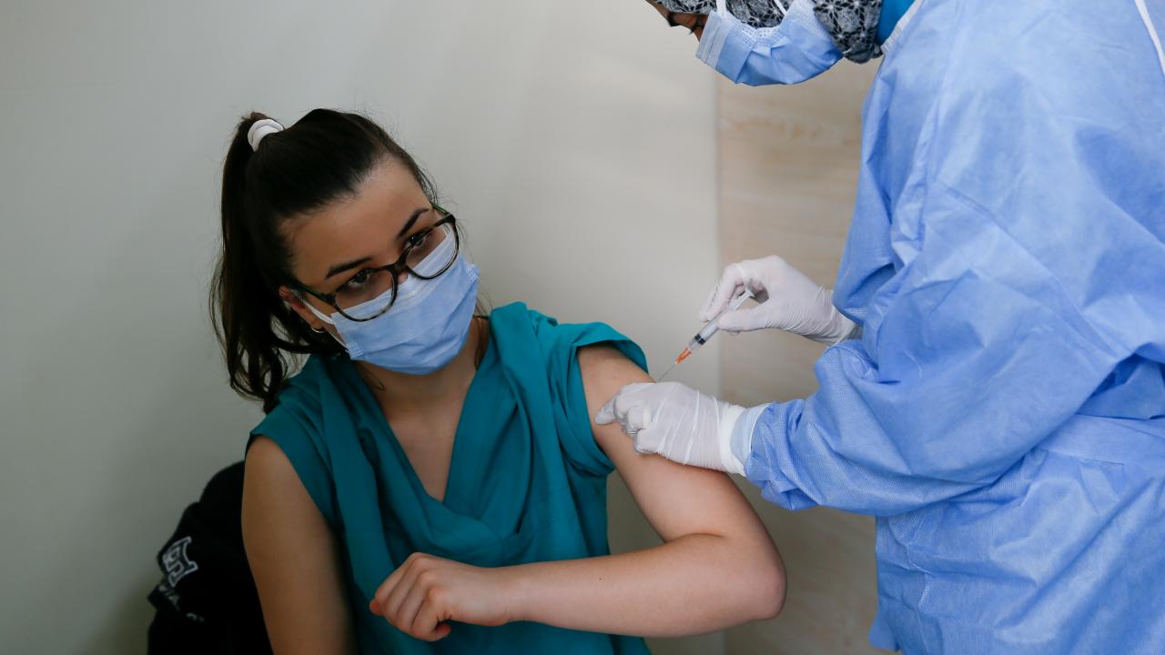 Aşı olduktan sonra hastalığa karşı ne kadar süre korunacağım?