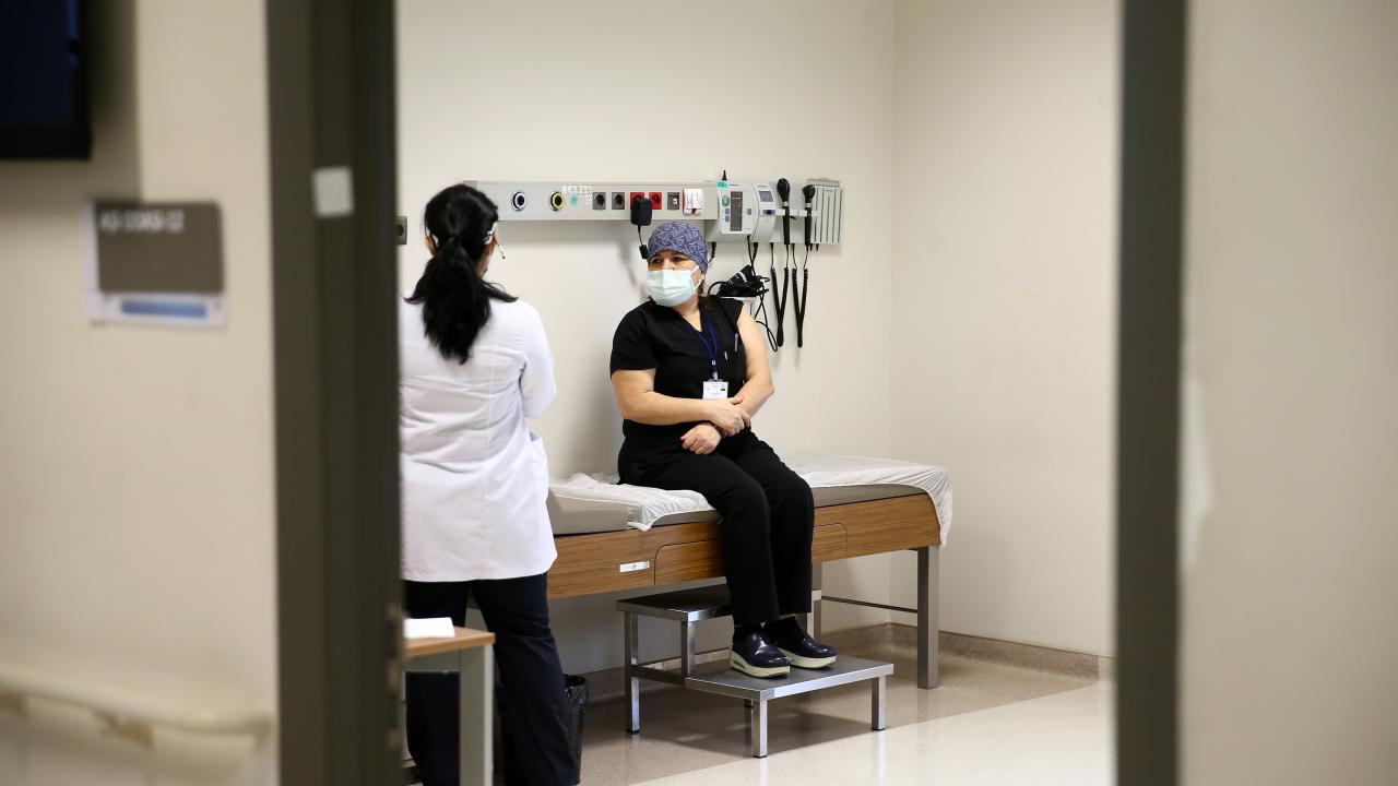 Grip ve/veya zatürre aşısını yeni yaptırdım. COVID-19 aşısı olabilir miyim?