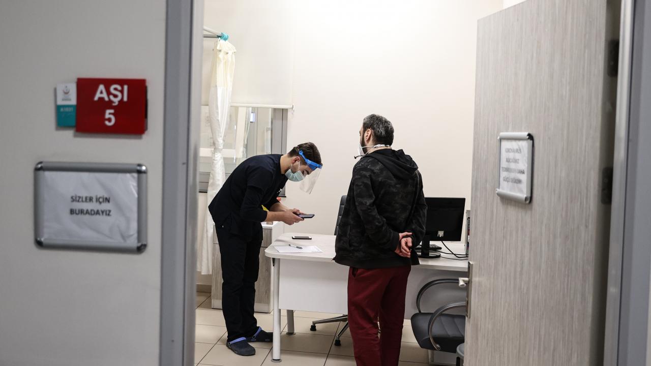 İnaktif COVID-19 aşısında domuz içeriği bulunuyor mu?