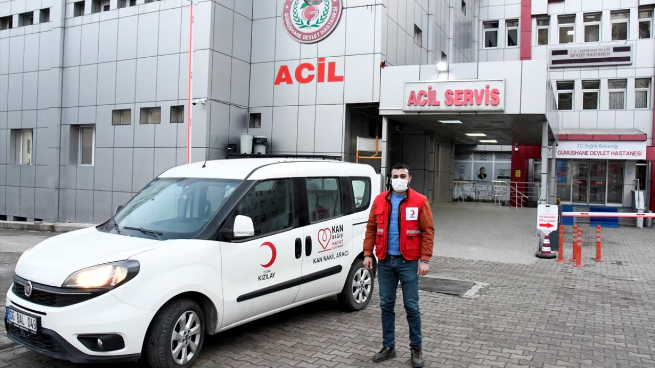Gümüşhane`de 15 yıldır kan bağışı merkezinde destek personeli olarak çalışan Abdullah Ezber, 41 kez kan bağışlayarak altın madalya kazandı.