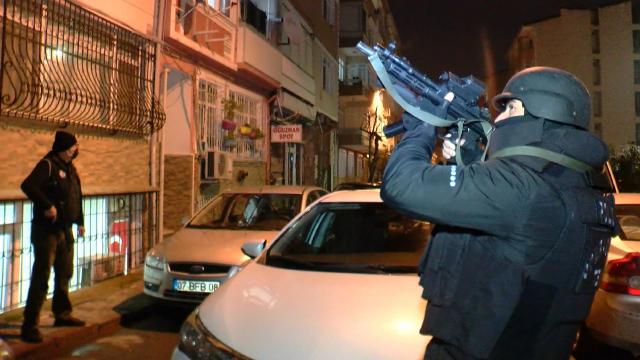 İstanbulda DEAŞ operasyonu: 16 gözaltı