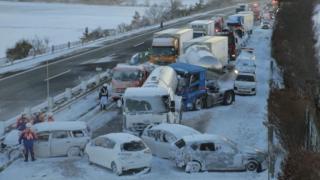 Japonya'da zincirleme kaza: 8 yaralı