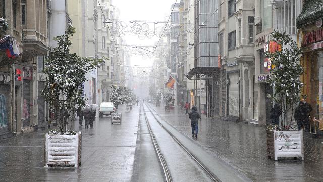 Sağlık Bakanı Koca: Vaka sayısında yüzde 80e varan düşüş sağlandı