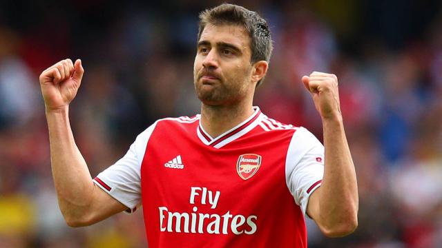 Arsenal Sokratis ile yollarını ayırdı