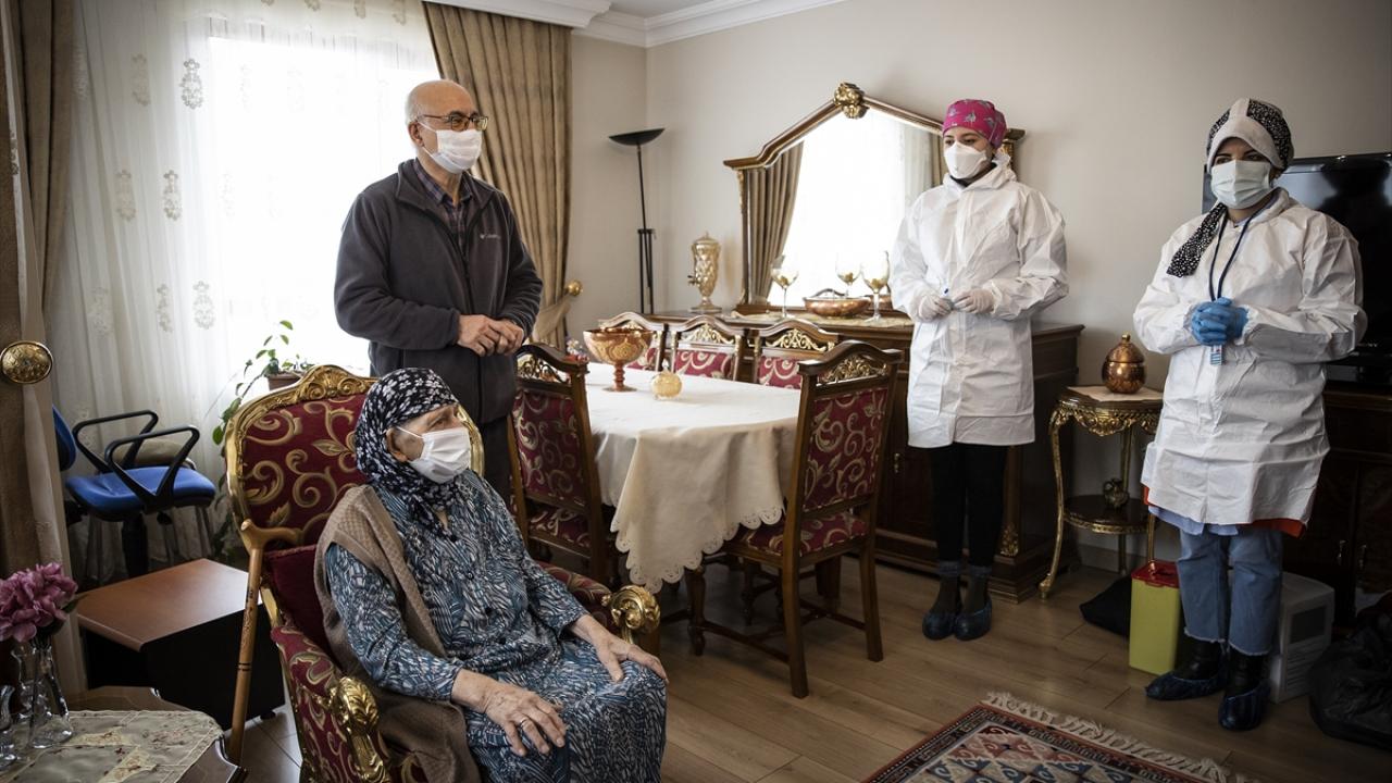 Covid-19 mücadele sürecinde bugün 85 yaş üzerindekiler için aşılama uygulaması hayata geçirildi. 