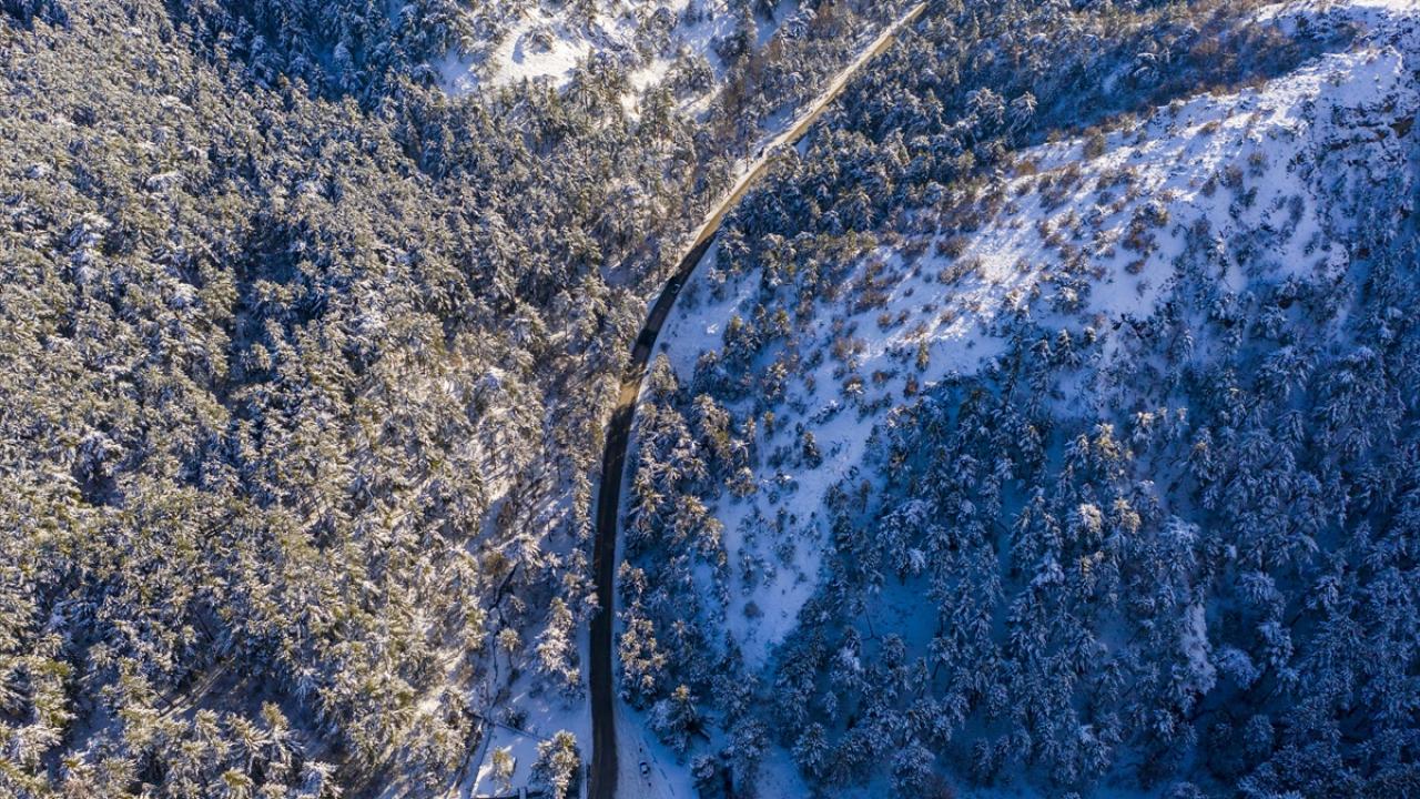 Soğuksu Milli Parkında karın bürüdüğü beyaz renk kartpostallık görüntülere sebep oldu.