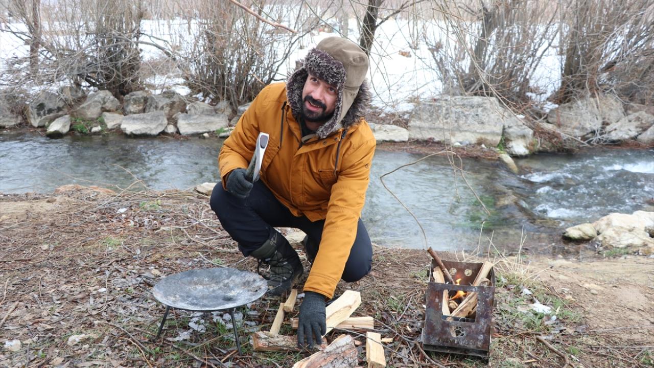 Gençlik ve Spor Bakanlığında gençlik lideri olarak çalışan ve Ankara`da yaşayan 35 yaşındaki Akdağ`ın 2000 yılında tanıştığı izcilik sayesinde doğaya olan sevgisi arttı.