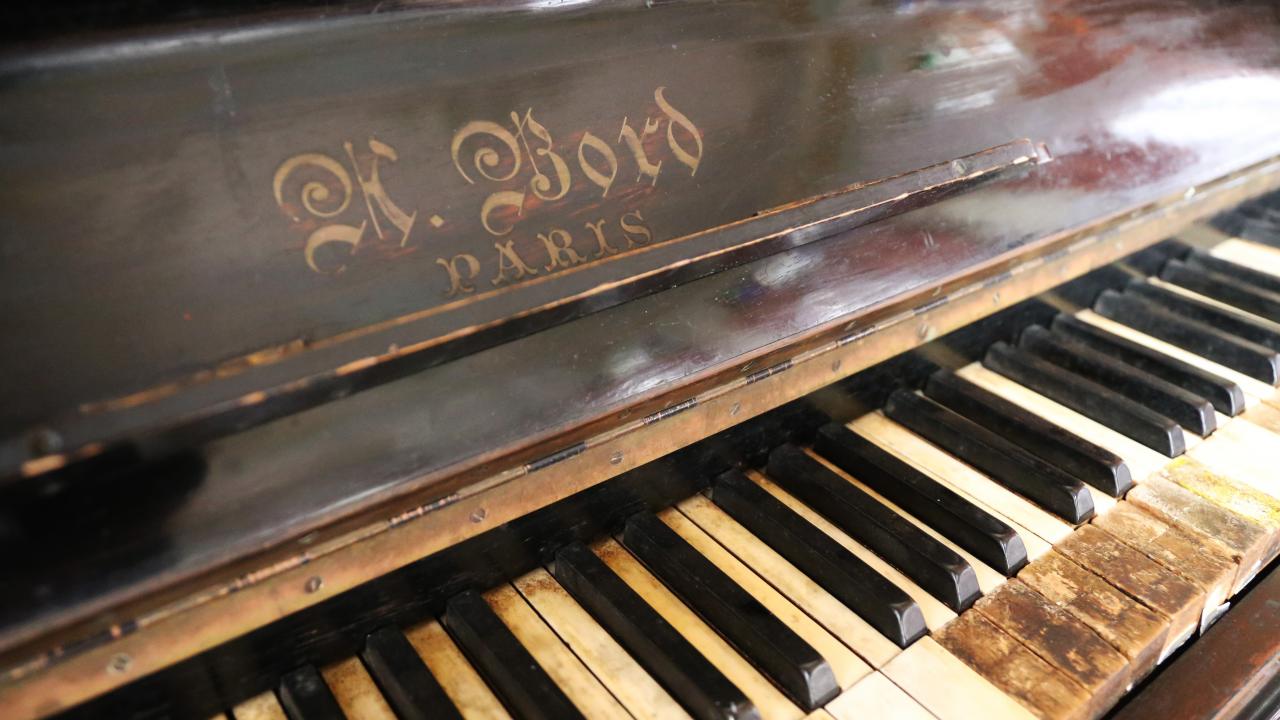 34. Osmanlı Padişahı Sultan 2. Abdülhamid`in himayesinde üretimine devam eden fabrika, uluslararası ödüllere de layık görüldü.