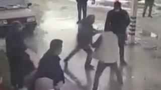 Hasta ve yakınları güvenlik görevlilerine saldırdı