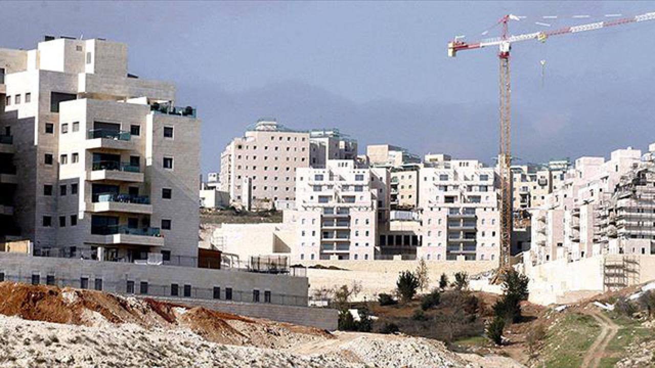 İşgalci İsrail, Batı Şeria’da Filistinlilerin arazisini gasbetmek için yeni yerleşim planını onayladı