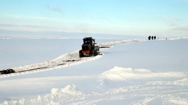 Vanda 84 yerleşim yerinin yolu ulaşıma kapandı