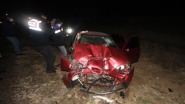 Konyada yolcu otobüsü otomobille çarpıştı: 1 ölü