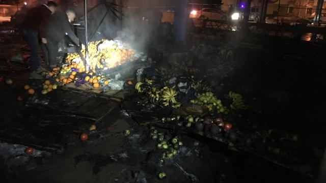 Kapalı pazar yerinde yangın çıktı