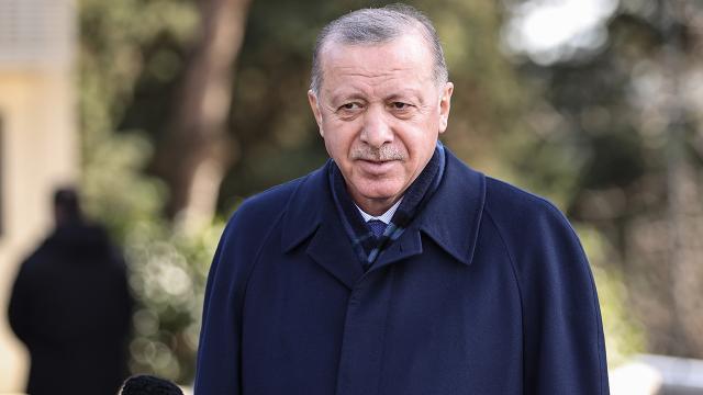 Cumhurbaşkanı Erdoğan, cuma namazını Kerem Aydınlar Camiinde kıldı