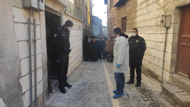 Yaşlı çift ile torunları sobadan zehirlenerek hayatını kaybetti