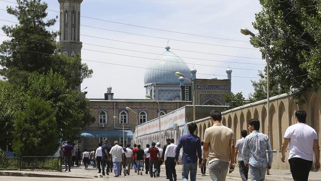 Tacikistanda camiler 1 Şubattan itibaren yeniden ibadete açılacak