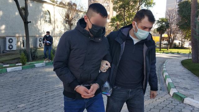 Bekçiler tarafından uyuşturucu hapla yakalandı