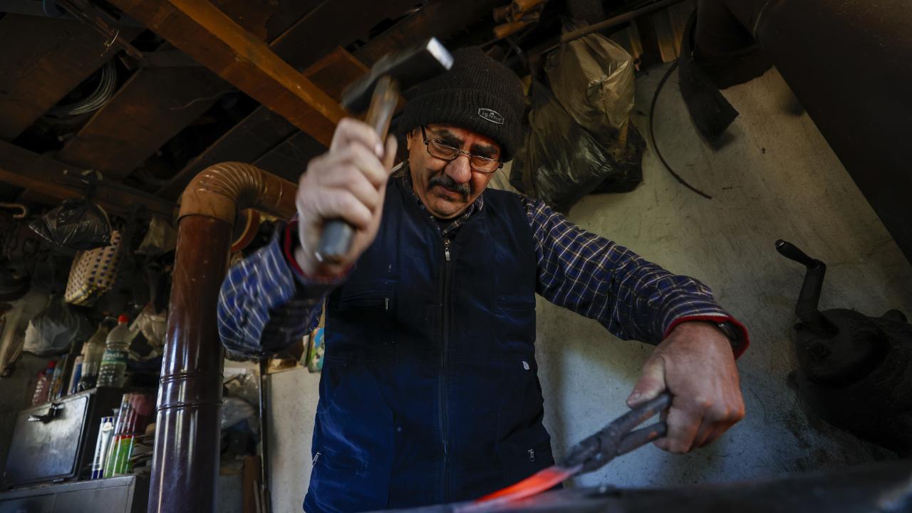 Uslu, bıçak yapmanın büyük bir dikkat ve sabır istediğini belirterek şöyle konuştu: