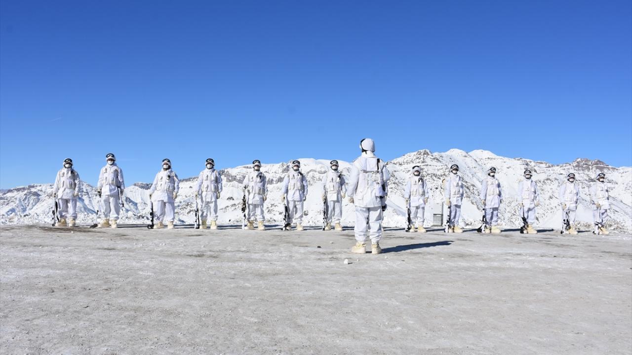 "Hem ayaklarımızı hem yüreğimizi ısıttın"