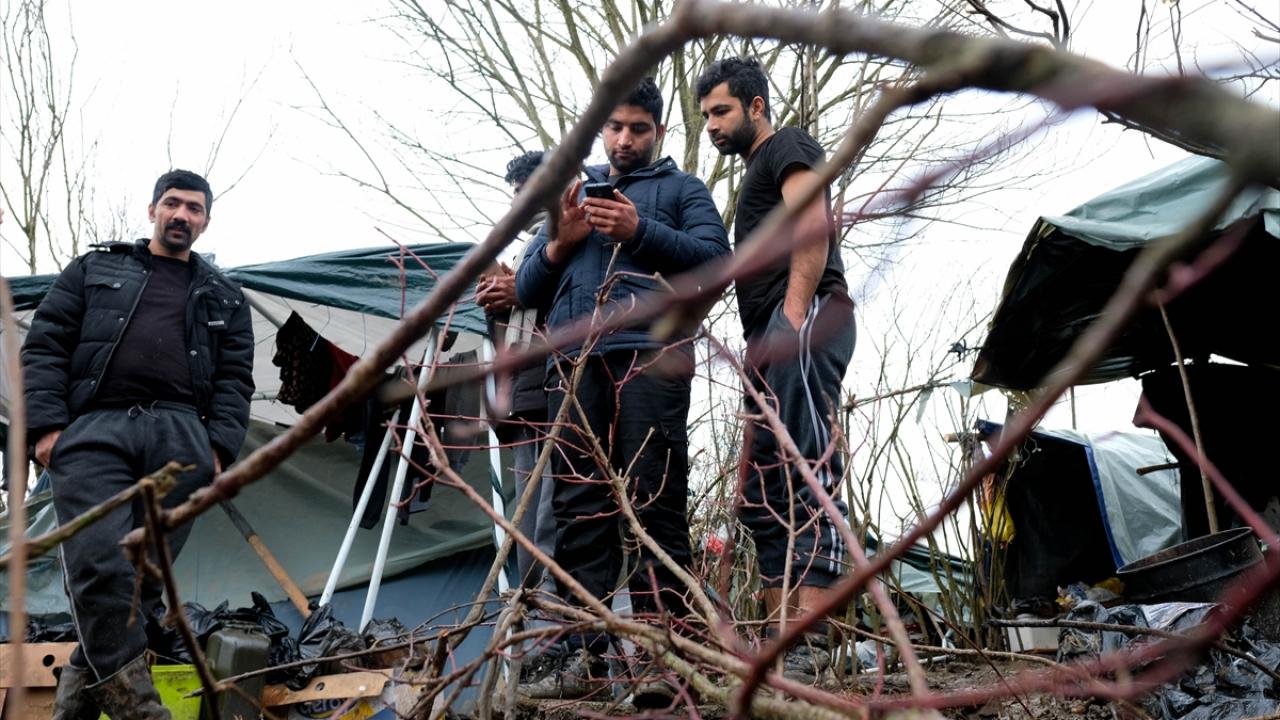 Çoğu Pakistanlı olan göçmenlerin tek hayali ise Avrupa ülkelerine ulaşmak.