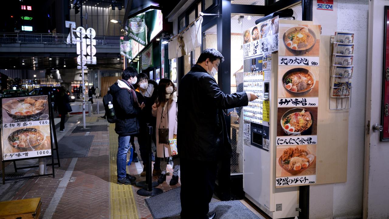 OHAL`in ülke nüfusunun yaklaşık yarısının yaşadığı 11 eyalette 7 Şubat’a kadar sürmesi planlanıyor.
