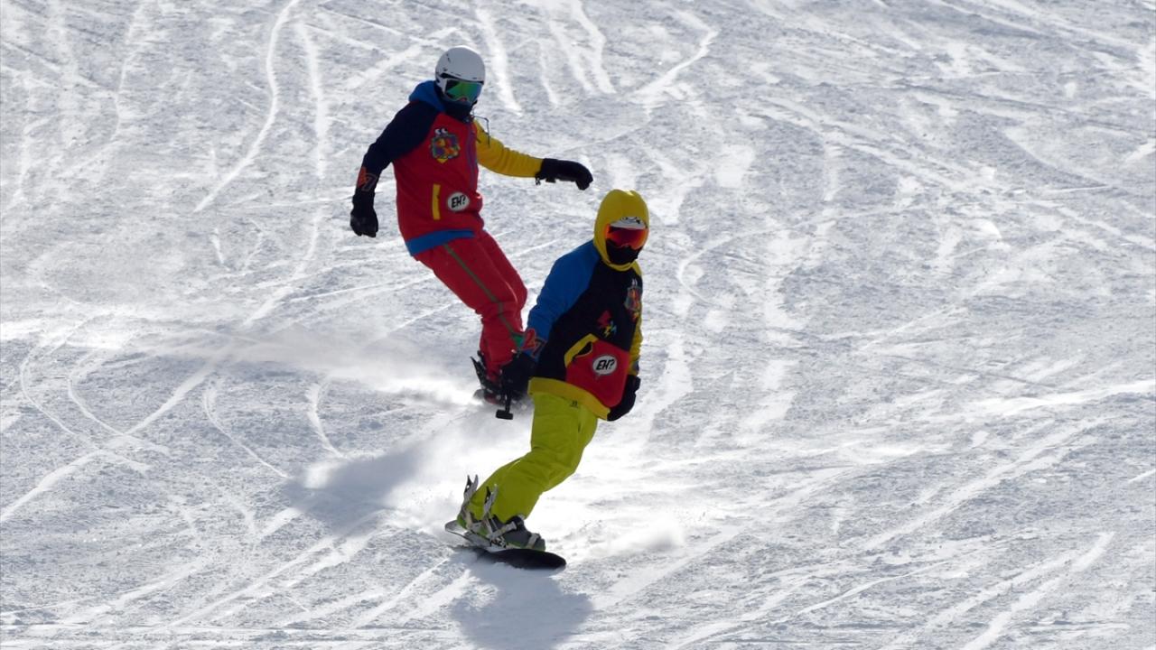 Yeni tip koronavirüs (Covid-19) kurallarına uyarak yerli ve yabancı turistleri ağırladıklarını ifade eden Taş, şöyle konuştu: