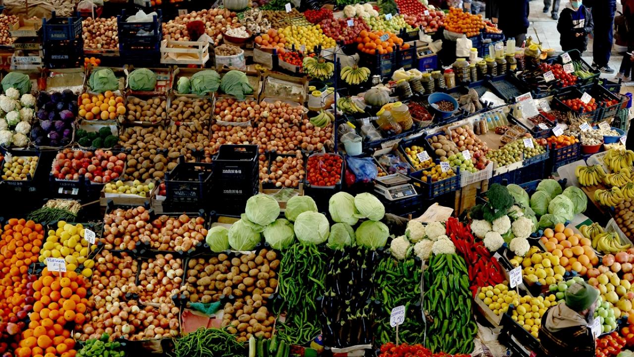 Özellikle kısıtlamaların ve sokağa çıkma yasaklarının uygulandığı dönemde gıda tüketimi artarken, tüketicilerin evsel gıda ürünlerine ilgisi de ciddi şekilde yükseldi.