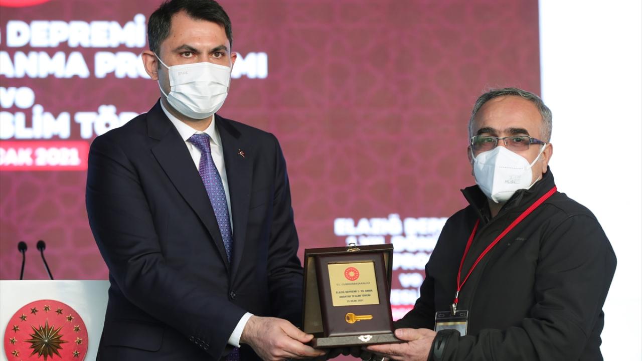 Deprem konutları teslim töreni