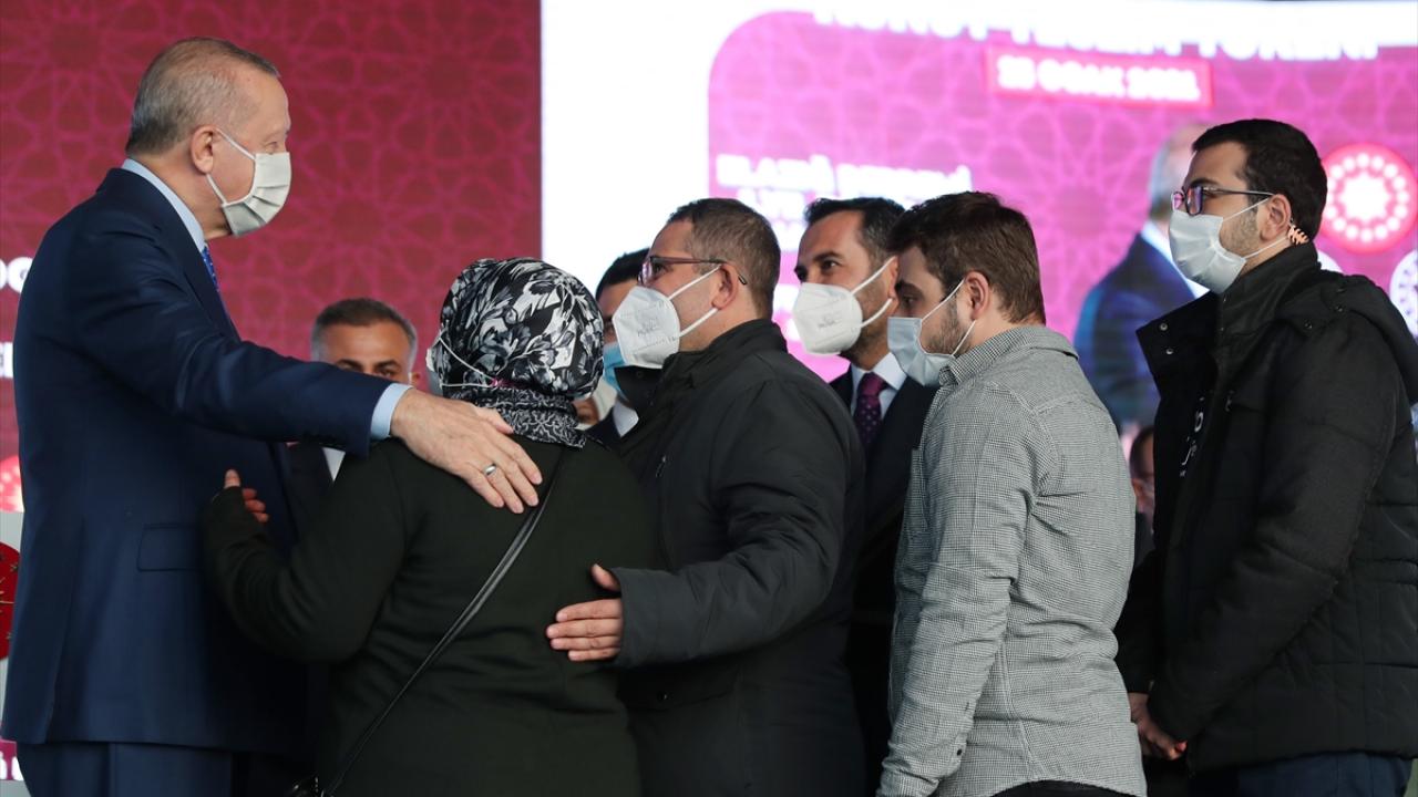 Cumhurbaşkanı Erdoğan, vatandaşlarla sohbet etti.