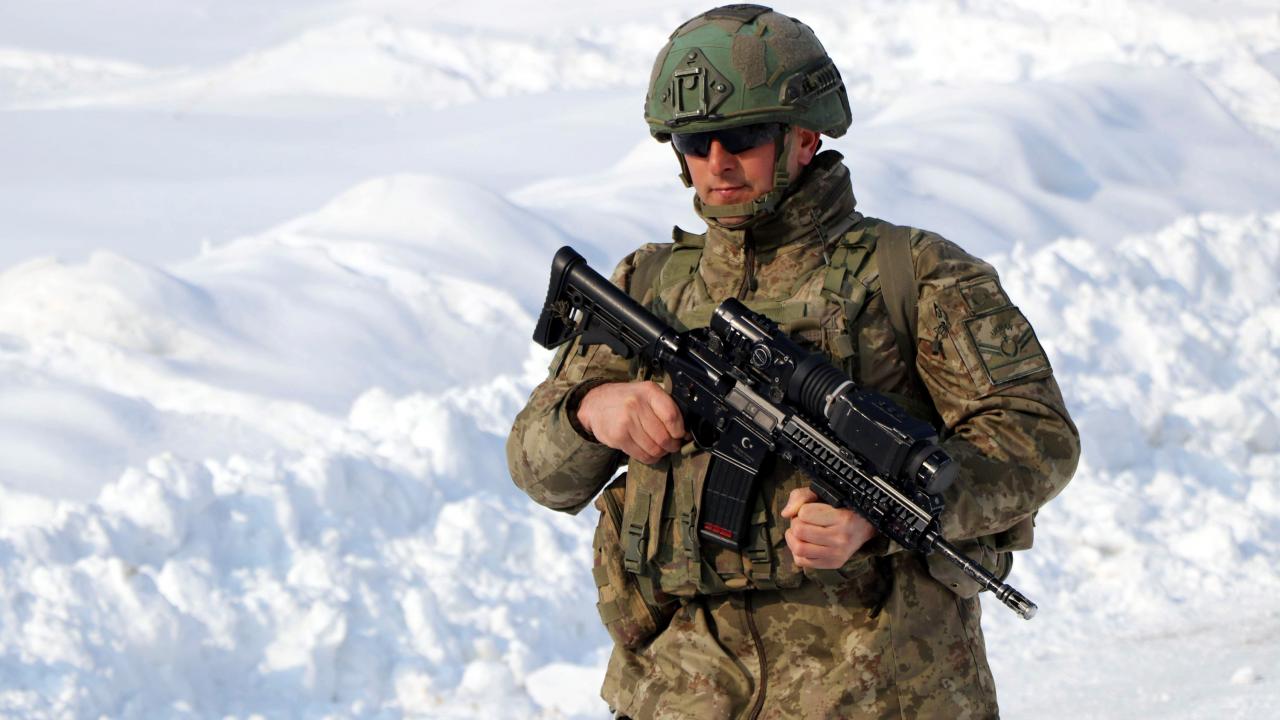  Yüksek mukavemetli iplikten üretildi