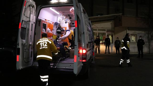 Niğdede anne ve 3 çocuğu sobadan sızan gazdan zehirlendi