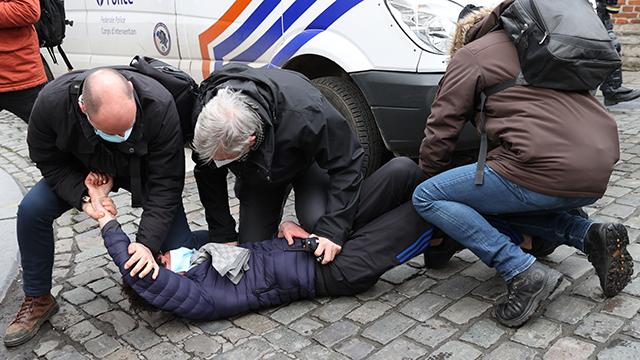 Brükselde ırkçılık ve polis şiddeti karşıtı protesto