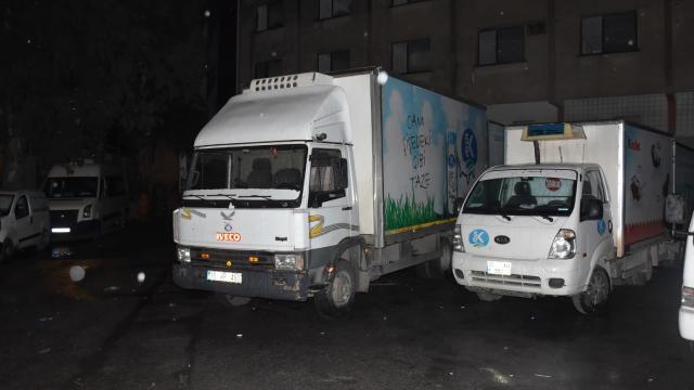 İzmirde park halindeki 9 kamyonetin aküsü çalındı
