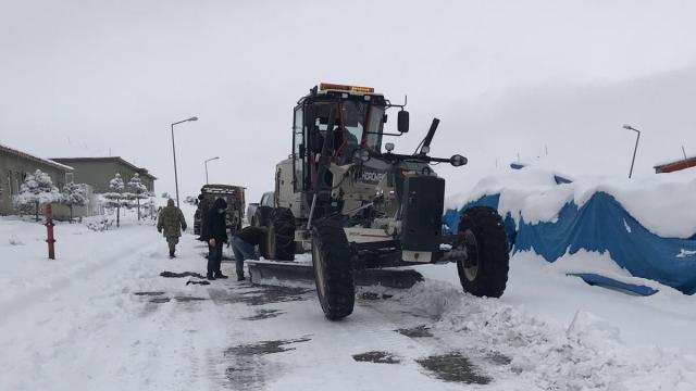 Iğdırda kapanan köy yolları ulaşıma açıldı