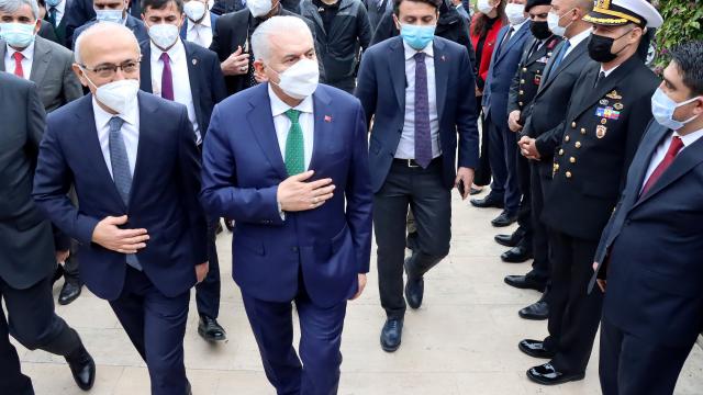Hazine ve Maliye Bakanı Lütfi Elvandan, Mersin Valisi Ali İhsan Suya ziyaret