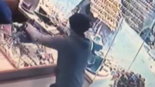 Çekmeköy'deki kuyumcu soygunu kamerada