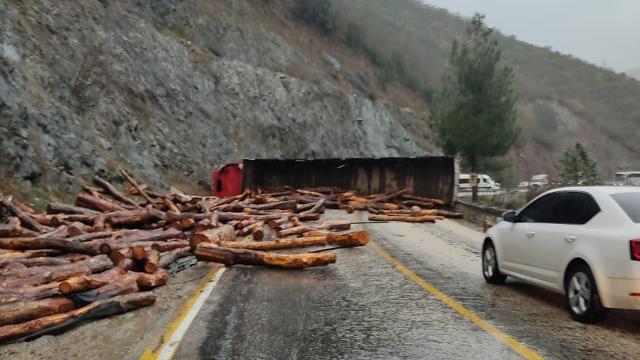 Bursa-Keles yolu ulaşıma kapandı