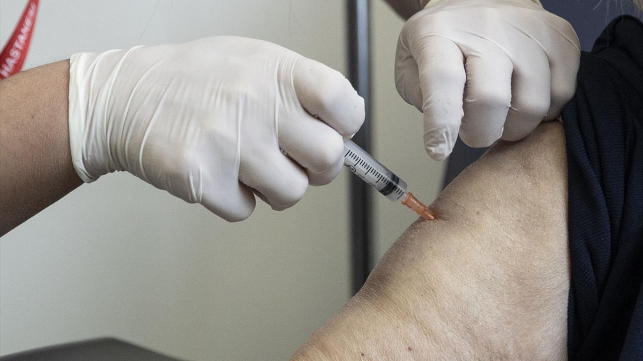 "Şu an en güvenli sığınağımız aşı"