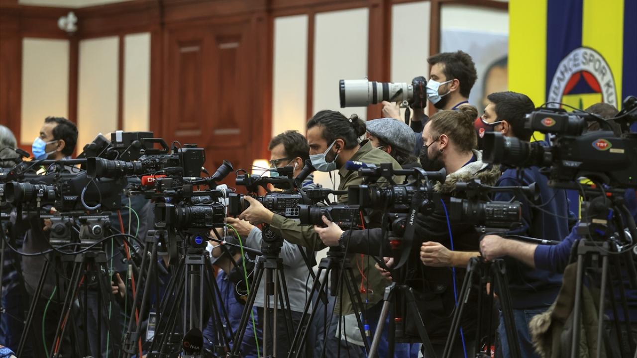 İmza törenine rekor katılım