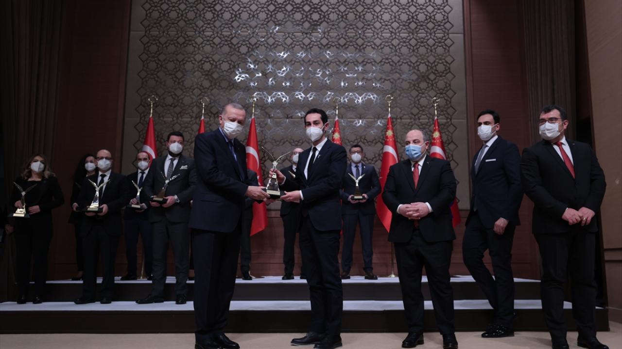 Törene Cumhurbaşkanı Recep Tayyip Erdoğan ile Sanayi ve Teknoloji Bakanı Mustafa Varank`ta katıldı.