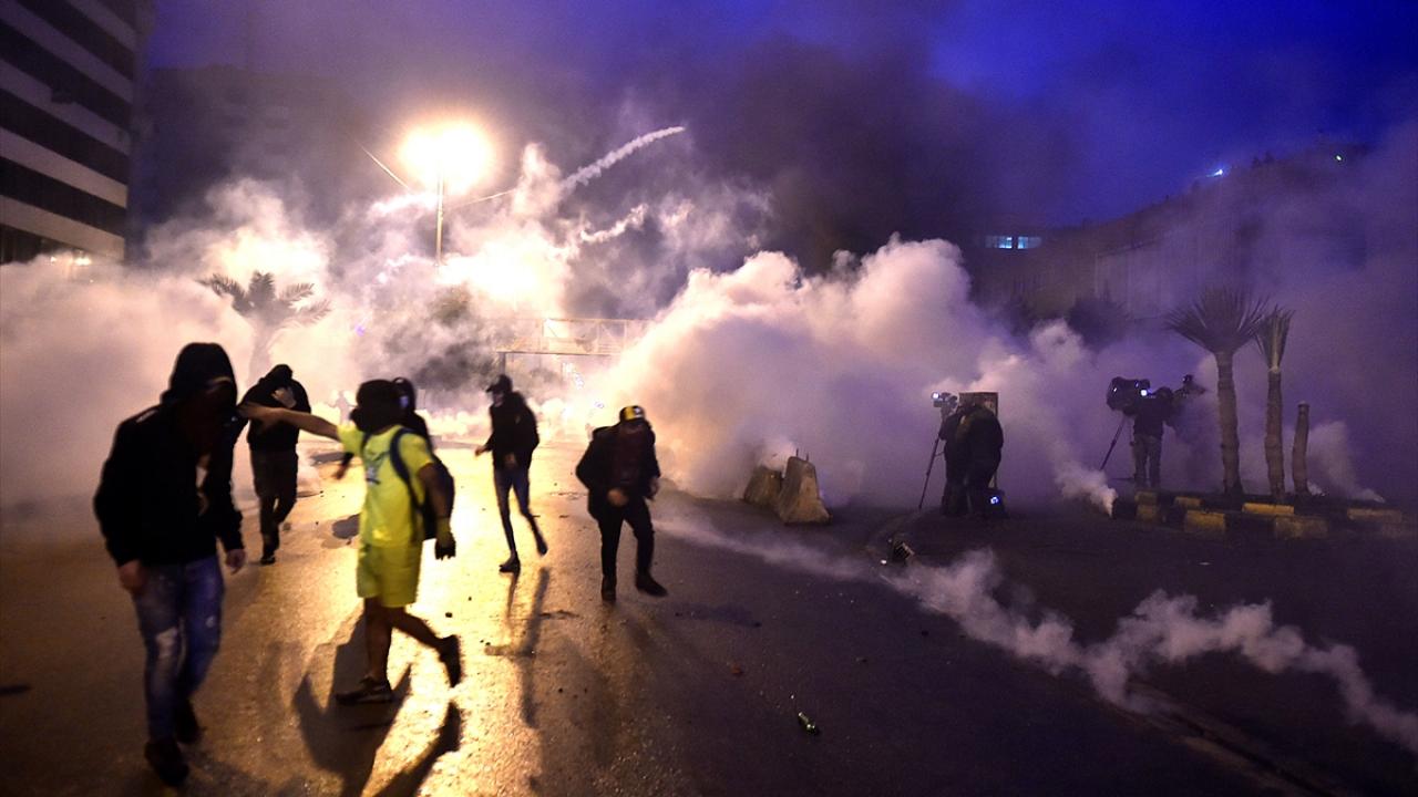 Trablusşam kentindeki protestolarda göstericiler ile güvenlik güçleri arasında çatışma yaşandı. 