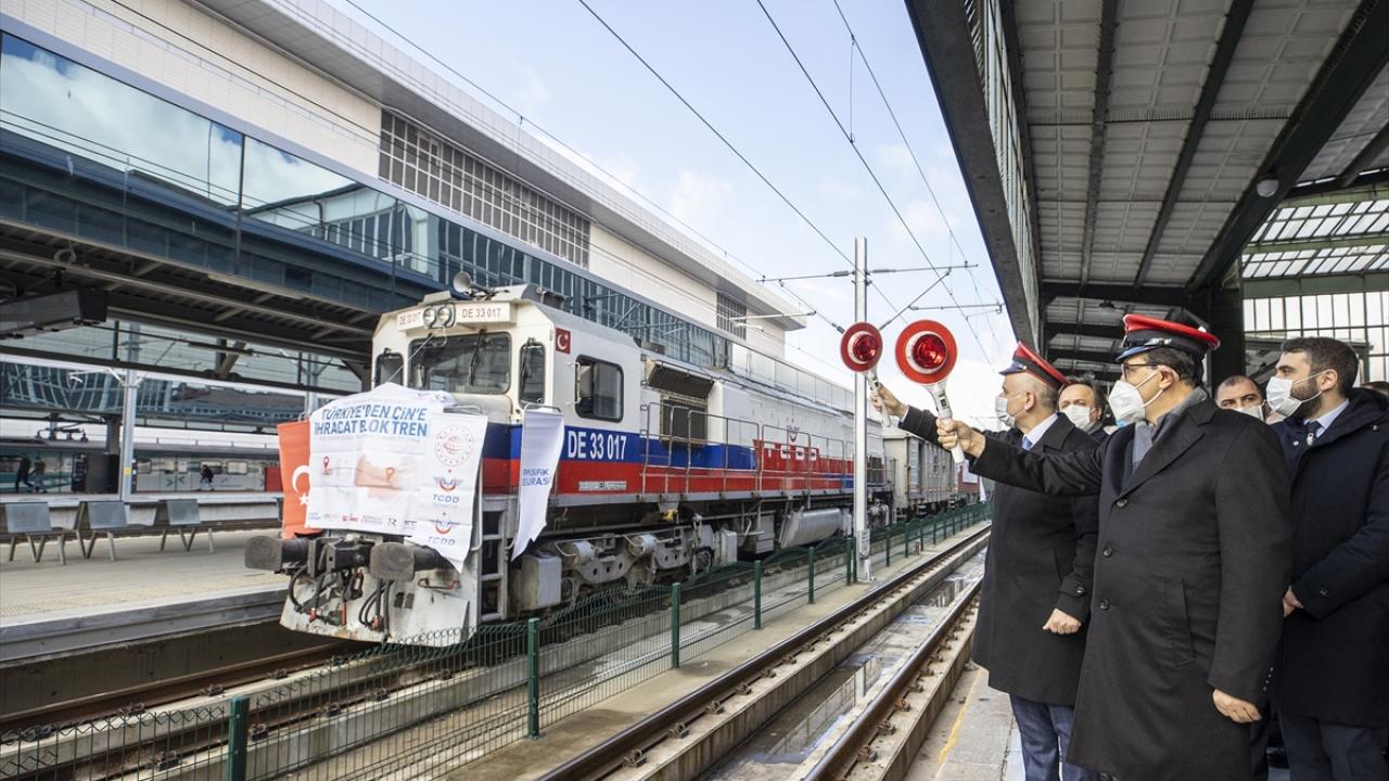 Bakan Dönmez burada yaptığı konuşmada Türkiye`den Çin`e demir yoluyla ilk bor ihracatının gerçekleştiğine değindi: 