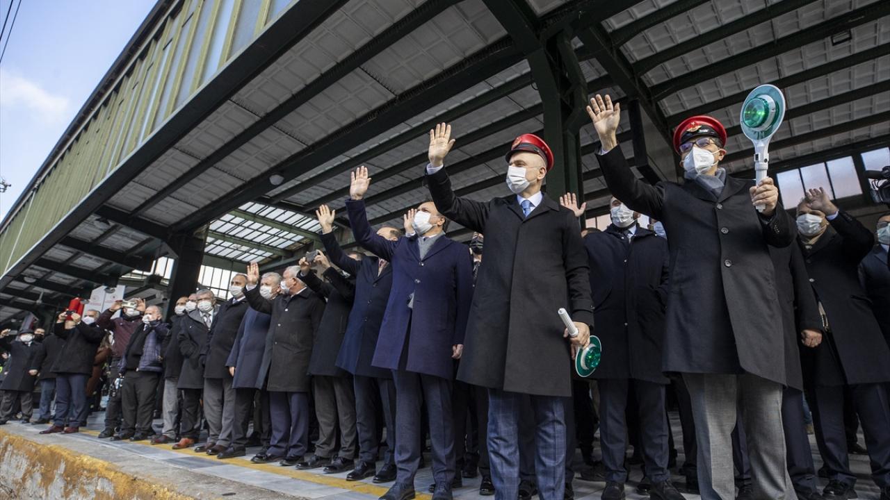 42 konteyner içerisinde taşınacak olan Bor, Eti Maden İşletmeleri Genel Müdürlüğü tarafından Çin`e ihraç ediliyor.