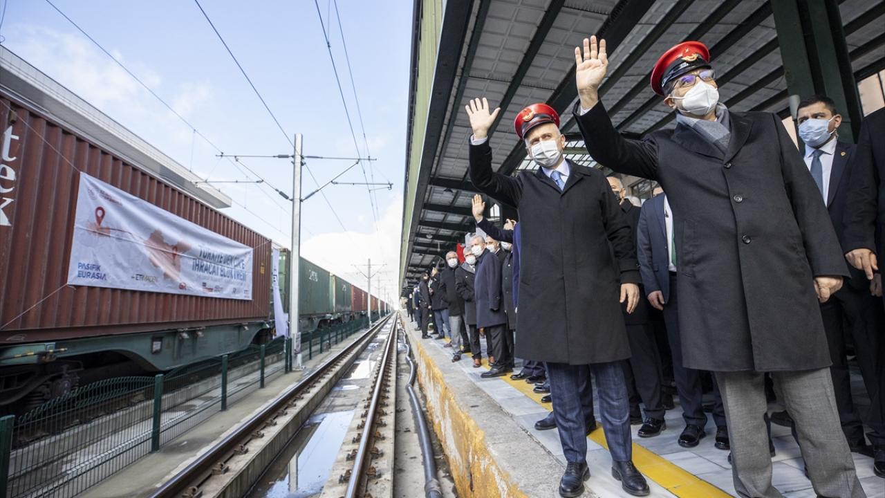 Trenin, yurt içi yolculuğu Ankara-Sivas-Kars güzergahından başlayacak. Gürcistan-Azerbaycan-Hazar Denizi geçişi-Kazakistan üzerinden Çin’e geçiş yapacak.