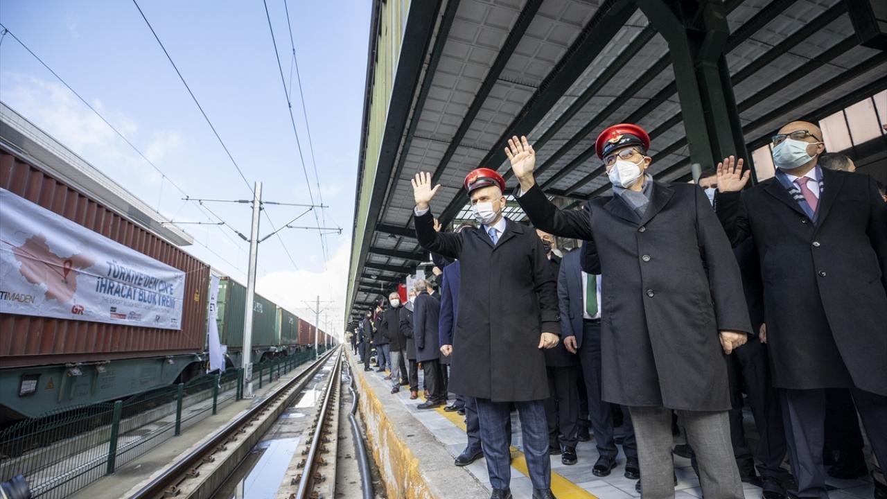 Bor’un Çin yolculuğu 12 gün sürecek. Bu yolculukta 2 kıta, 2 denizi aşarak, 5 ülkeden geçiş yapmış olacak. Toplamda 7 bin 792 kilometre yol katedecek. 